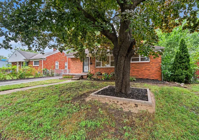 Photo 3 of Single family home for sale at 23051 Majestic St, Oak Park, MI 48237 | MLS# 81026047687 | Listing updated on 2026-09-11