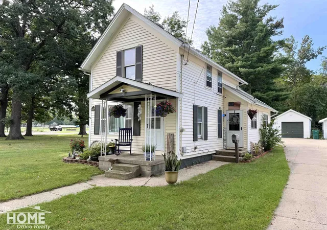 Photo 1 of Single family home for sale at 420 E King St, Owosso, MI 48867 | MLS# 5050221149 | Listing updated on 2026-09-16