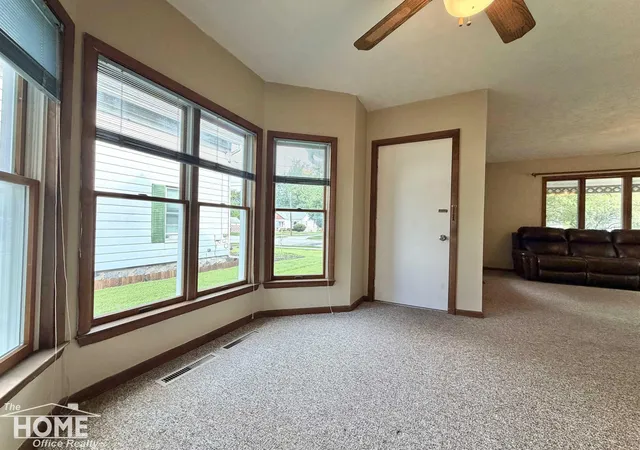 Photo 3 of Single family home for sale at 416 E King St, Owosso, MI 48867 | MLS# 5050221151 | Listing updated on 2026-10-09