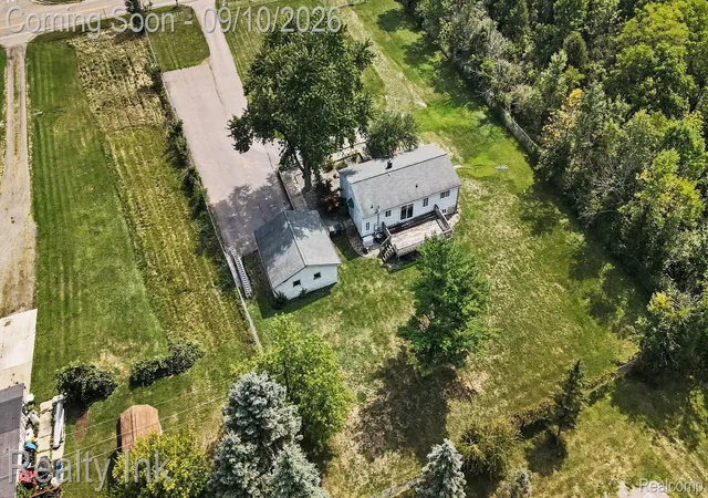 Photo 3 of Single family home for sale at 11260 Lemen Rd, Whitmore Lake, MI 48189 | MLS# 20261072360 | Listing updated on 2026-09-10