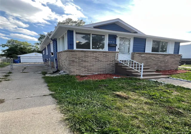 Photo 1 of Single family home for sale at 7252 Packard Ave, Warren, MI 48091 | MLS# 20261072363 | Listing updated on 2026-09-09