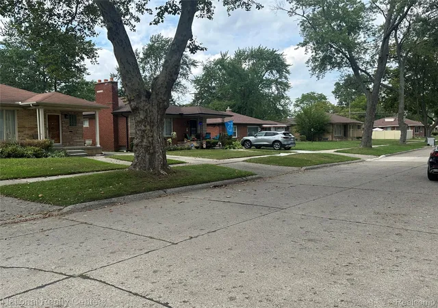 Photo 4 of Single family home for sale at 24051 Berkley St, Oak Park, MI 48237 | MLS# 20261072367 | Listing updated on 2026-09-09