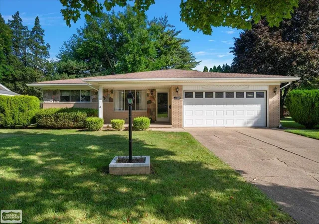 Photo 3 of Single family home for sale at 11537 Arden Dr, Warren, MI 48093 | MLS# 58050221155 | Listing updated on 2026-09-22