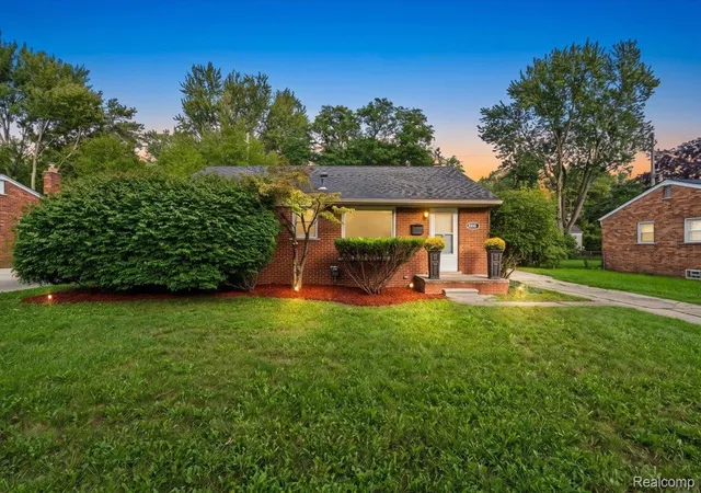 Photo 1 of Sale Pending at 28618 Spring Arbor Dr, Southfield, MI 48076 | MLS# 20261072371 | Listing updated on 2026-10-18