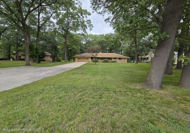 Photo 2 of Single family home for sale at 1465 Holton Rd, Muskegon, MI 49445 | MLS# 71026047694 | Listing updated on 2026-09-15