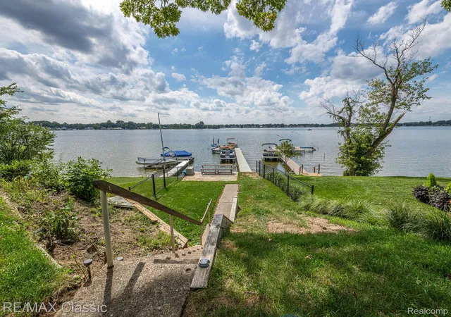 Photo 3 of Single family home for sale at 619 E Shore Dr, Whitmore Lake, MI 48189 | MLS# 20261072373 | Listing updated on 2026-09-11