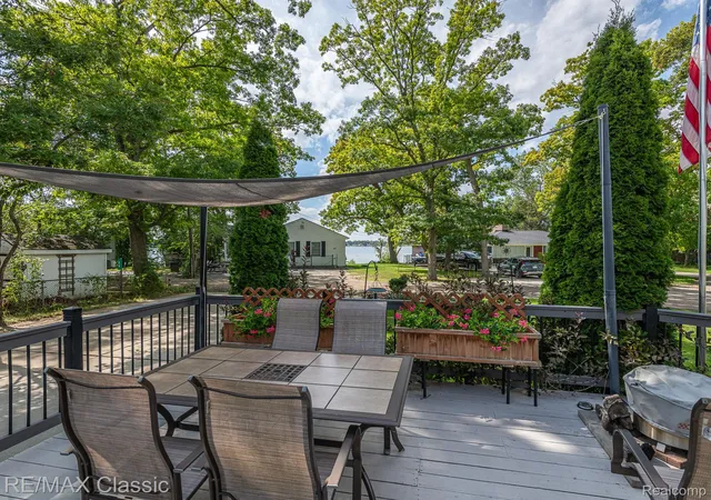 Photo 3 of Single family home for sale at 619 E Shore Dr, Whitmore Lake, MI 48189 | MLS# 20261072373 | Listing updated on 2026-09-11
