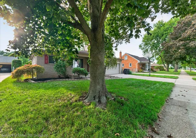 Photo 3 of Single family home for sale at 8933 Danzig St, Livonia, MI 48150 | MLS# 20261072376 | Listing updated on 2026-09-20