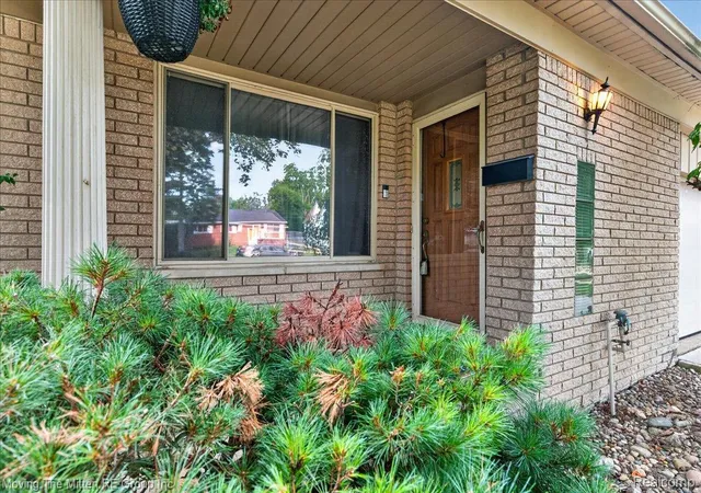 Photo 3 of Single family home for sale at 8933 Danzig St, Livonia, MI 48150 | MLS# 20261072376 | Listing updated on 2026-09-20