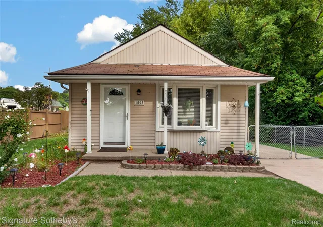 Single family home for sale at 1505 Wilmot St, West Bloomfield, MI 48324 | MLS# 20261072383