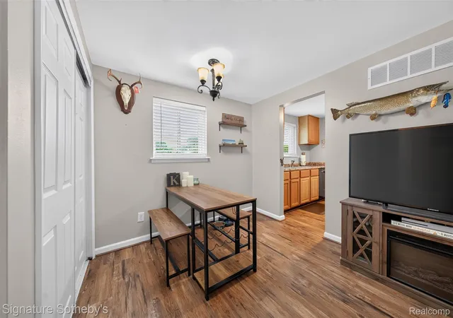 Photo 3 of Single family home for sale at 1505 Wilmot St, West Bloomfield, MI 48324 | MLS# 20261072383 | Listing updated on 2026-10-20