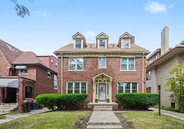 Photo 3 of Single family home for sale at 1646 Chicago Blvd, Detroit, MI 48206 | MLS# 20261072391 | Listing updated on 2026-10-18