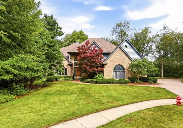 Photo 3 of Single family home for sale at 6119 Courtside Ct, Midland, MI 48642 | MLS# 61050221162 | Listing updated on 2026-09-15