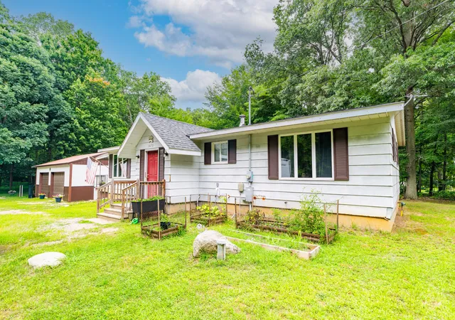 Photo 3 of Single family home for sale at 50778 Oak St, Grand Junction, MI 49056 | MLS# 66026047702 | Listing updated on 2026-09-17