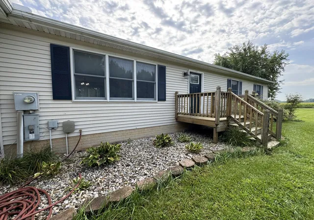 Photo 3 of Single family home for sale at 3668 Laberdee Rd, Adrian, MI 49221 | MLS# 81026047703 | Listing updated on 2026-09-12