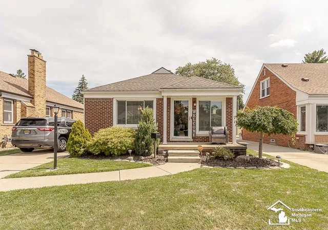 Photo 1 of Sale Pending at 3743 Vassar St, Dearborn, MI 48124 | MLS# 57050221163 | Listing updated on 2026-09-13