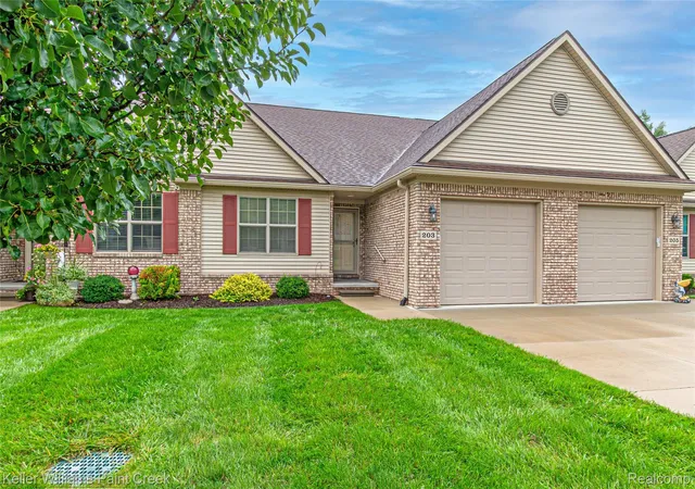 Listing Photo 4 - Condo for sale in building located at 203 Jonathon Dr, Almont, MI 48003