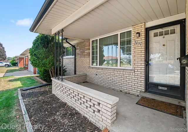 Photo 3 of Single family home for sale at 3450 Shampo Dr, Warren, MI 48092 | MLS# 20261072406 | Listing updated on 2026-09-09