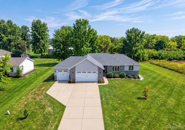 Photo 3 of Single family home for sale at 8035 Steven Pkwy, Mount Morris, MI 48458 | MLS# 20261072408 | Listing updated on 2026-09-26