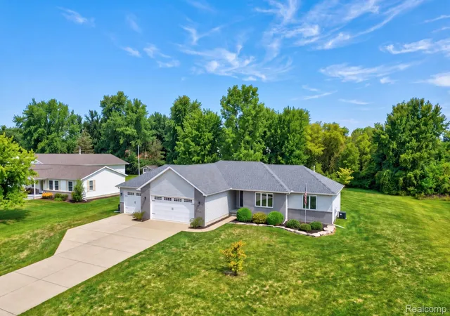 Photo 3 of Single family home for sale at 8035 Steven Pkwy, Mount Morris, MI 48458 | MLS# 20261072408 | Listing updated on 2026-09-26