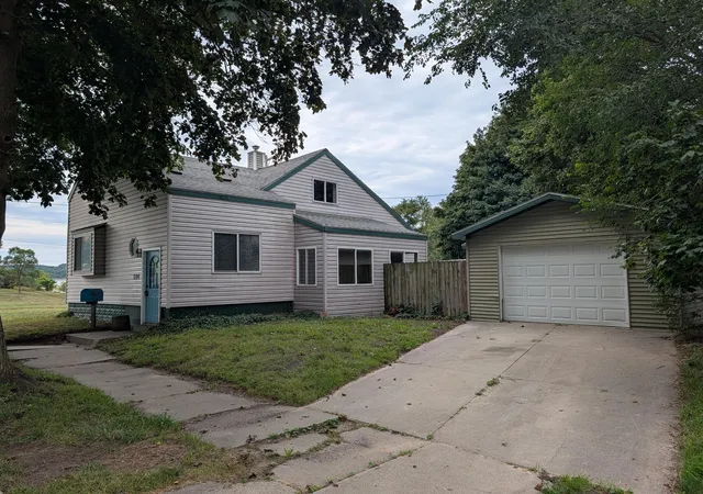 Photo 1 of Single family home for sale at 504 Adams St, Ludington, MI 49431 | MLS# 67026047706 | Listing updated on 2026-09-09