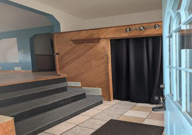 Photo 3 of Single family home for sale at 504 Adams St, Ludington, MI 49431 | MLS# 67026047706 | Listing updated on 2026-09-09