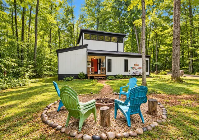 Photo 1 of Single family home for sale at 6535 Undervalden Dr, Bellaire, MI 49615 | MLS# 78080073338 | Listing updated on 2026-09-14