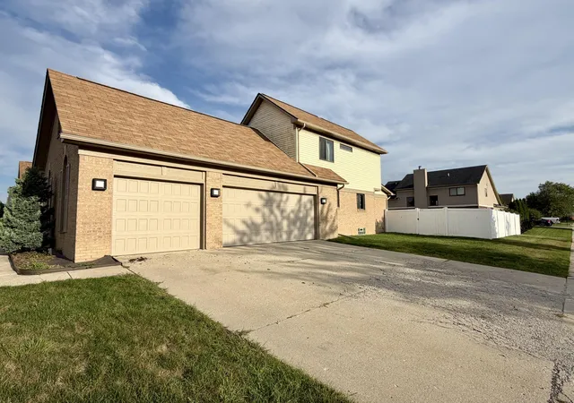 Photo 3 of Single family home for sale at 19713 Sexton St, Rockwood, MI 48173 | MLS# 81026047708 | Listing updated on 2026-09-15