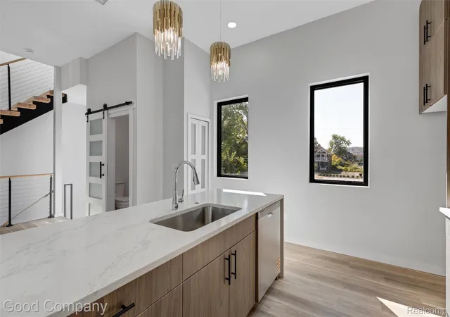 Photo 3 of Condo for sale at 155 Gladstone St, Detroit, MI 48202 | MLS# 20261072416 | Listing updated on 2026-09-11