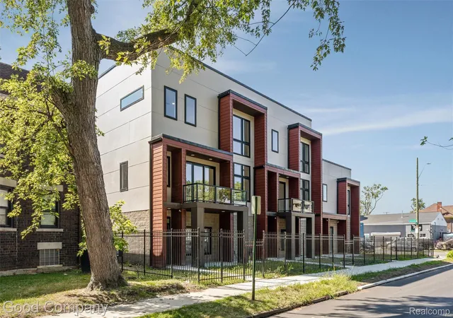 Photo 2 of Condo for sale at 161 Gladstone St, Detroit, MI 48202 | MLS# 20261072417 | Listing updated on 2026-09-11