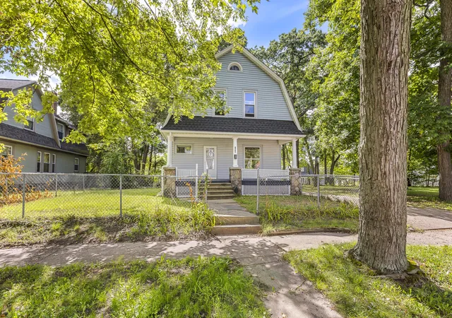 Single family home for sale at 149 Oaklawn Ave, Battle Creek, MI 49037 | MLS# 64026047709