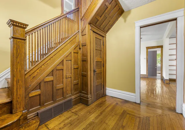 Photo 3 of Single family home for sale at 149 Oaklawn Ave, Battle Creek, MI 49037 | MLS# 64026047709 | Listing updated on 2026-09-09