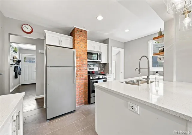 Photo 4 of Single family home for sale at 1707 Albany St, Ferndale, MI 48220 | MLS# 20261072418 | Listing updated on 2026-09-10