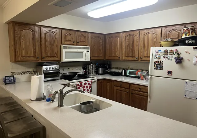Photo 3 of Condo for sale at 602 Maple Crk Dr, Holland, MI 49423 | MLS# 71026047711 | Listing updated on 2026-09-29