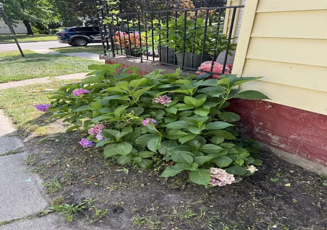 Photo 3 of Single family home for sale at 370 4th Street, Manistee, MI 49660 | MLS# 78080073340 | Listing updated on 2026-09-12