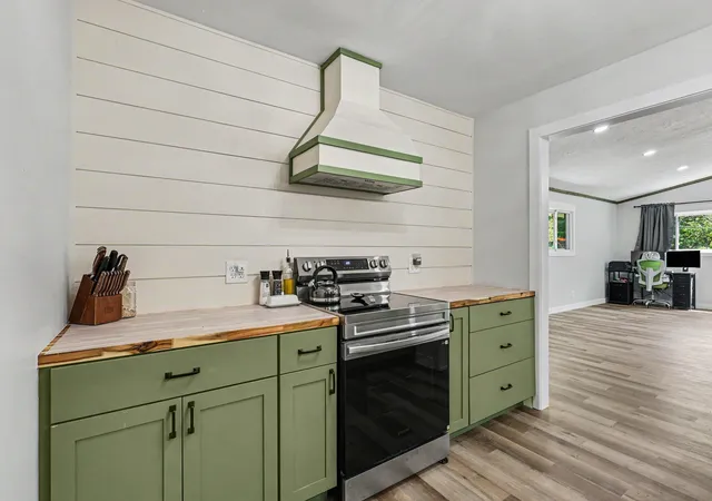 Photo 3 of Single family home for sale at 965 Victor Ave, Muskegon, MI 49445 | MLS# 71026047714 | Listing updated on 2026-09-09