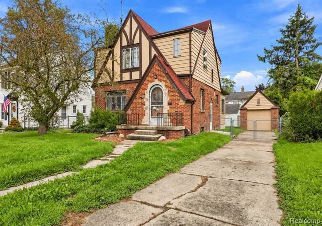 Photo 1 of Single family home for sale at 2030 Pierce St, Flint, MI 48503 | MLS# 20261072426 | Listing updated on 2026-09-11