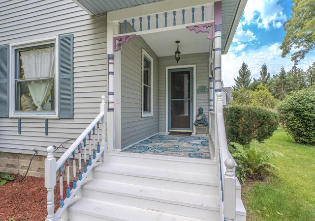 Photo 4 of Single family home for sale at 222 Monroe St, Saline, MI 48176 | MLS# 81026047718 | Listing updated on 2026-10-15