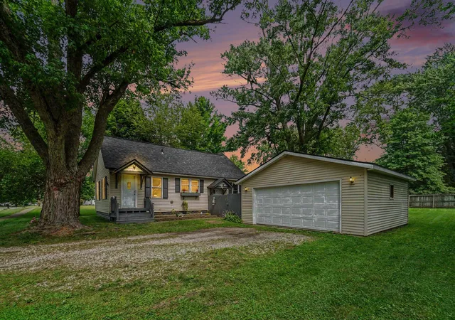 Photo 1 of Sale Pending at 808 S Grant Ave, Three Rivers, MI 49093 | MLS# 66026047720 | Listing updated on 2026-09-17