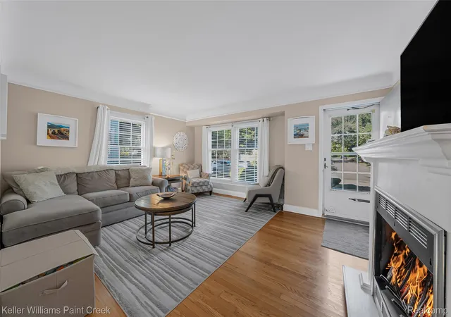 Photo 2 of Single family home for sale at 1212 Maxwell Ave, Royal Oak, MI 48067 | MLS# 20261072429 | Listing updated on 2026-09-26