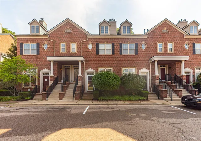 Photo 1 of Condo for sale at 16942 Farmington Rd #24, Livonia, MI 48154 | MLS# 20261072431 | Listing updated on 2026-09-11