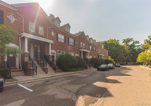 Photo 3 of Condo for sale at 16942 Farmington Rd #24, Livonia, MI 48154 | MLS# 20261072431 | Listing updated on 2026-09-11