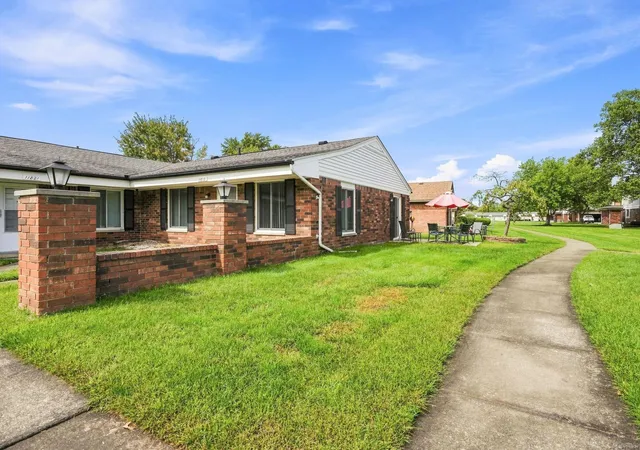 Photo 2 of Condo for sale at 11819 Meadow Ln Dr, Warren, MI 48093 | MLS# 58050221180 | Listing updated on 2026-09-09