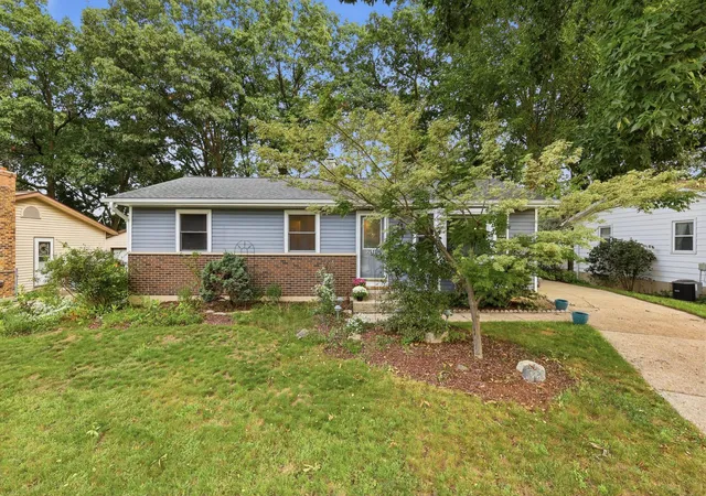 Single family home for sale at 2513 Windview St SW, Wyoming, MI 49519 | MLS# 65026047727