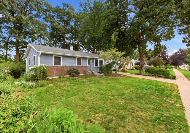 Photo 3 of Single family home for sale at 2513 Windview St SW, Wyoming, MI 49519 | MLS# 65026047727 | Listing updated on 2026-09-09