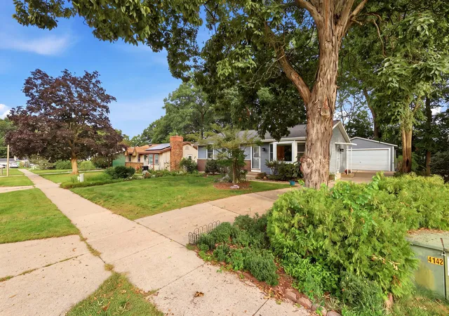 Photo 4 of Single family home for sale at 2513 Windview St SW, Wyoming, MI 49519 | MLS# 65026047727 | Listing updated on 2026-09-09