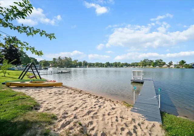 Photo 4 of Single family home for sale at 25030 Lakeshore Dr, Dowagiac, MI 49047 | MLS# 65026047729 | Listing updated on 2026-09-16