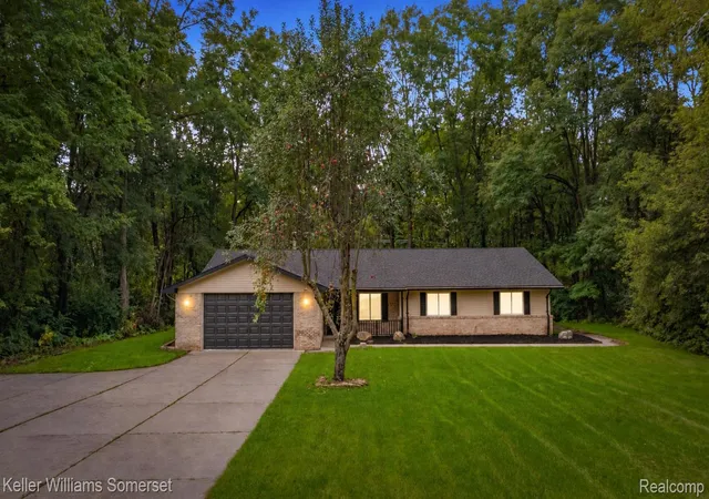 Photo 1 of Single family home for sale at 993 Groveland Pines Dr, Ortonville, MI 48462 | MLS# 20261072435 | Listing updated on 2026-10-18