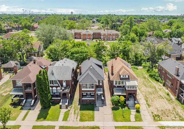 Listing Photo 4 - Condo for sale in building located at 3251 Calvert St, Detroit, MI 48206