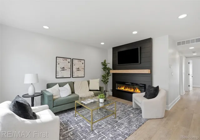 Photo 3 of Single family home for sale at 28005 Gladstone St, Saint Clair Shores, MI 48081 | MLS# 20261072440 | Listing updated on 2026-09-15